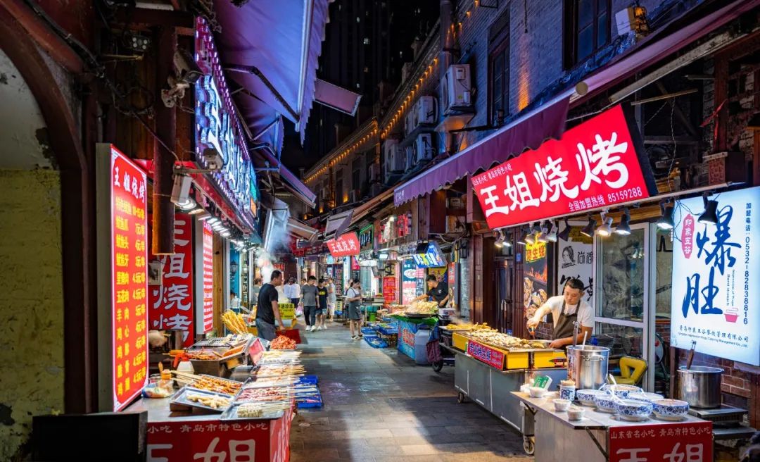 郑州连锁餐饮店设计公司直营生意火爆不意味着你加盟就能赚钱(图1) 0222-01.jpg