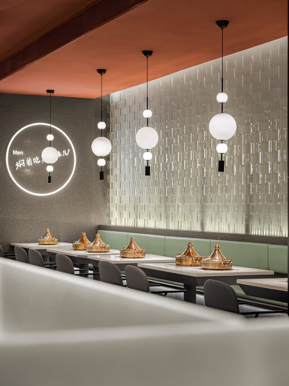 郑州火锅店装修公司黄记煌·三汁焖锅店设计案例(图13) 郑州火锅店装修公司黄记煌·三汁焖锅店设计案例(图13)