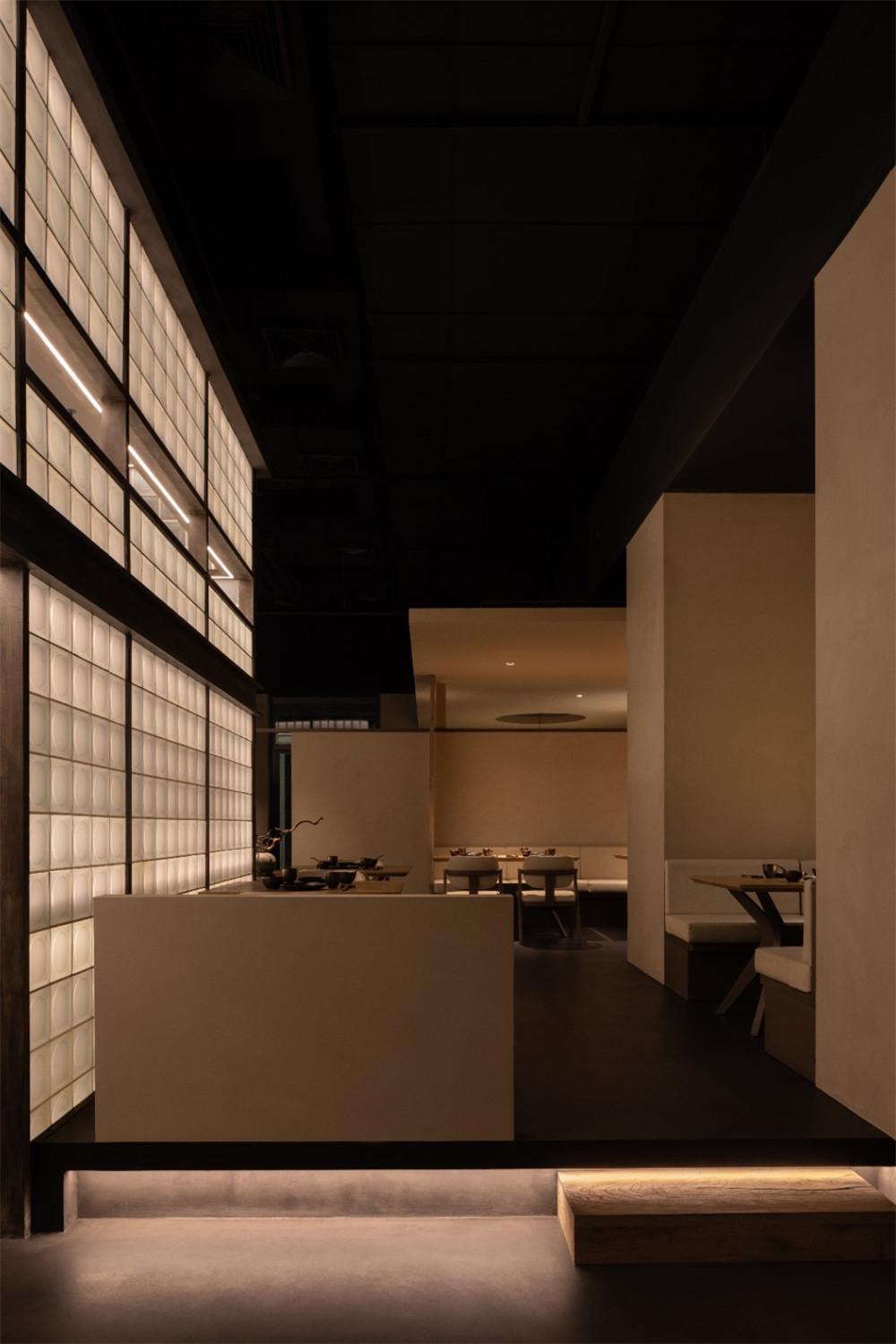 传统园林融合现代美学 眉舍川菜餐厅装修设计(图8) 传统园林融合现代美学 眉舍川菜餐厅装修设计(图8)