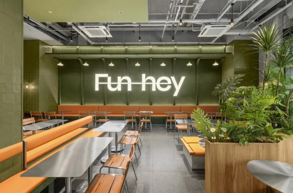 郑州摩斯国际推荐Fun-hey余欢泰式快餐店装修设计(图3) 郑州摩斯国际推荐Fun-hey余欢泰式快餐店装修设计(图3)